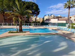 Magnifique 2 pièces Piscine Parking Plage �� pied Tennis